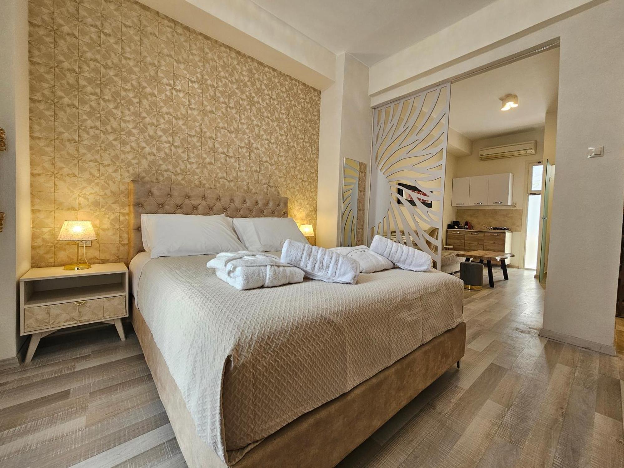 Golden City Center Suites Rhodes City Exterior foto